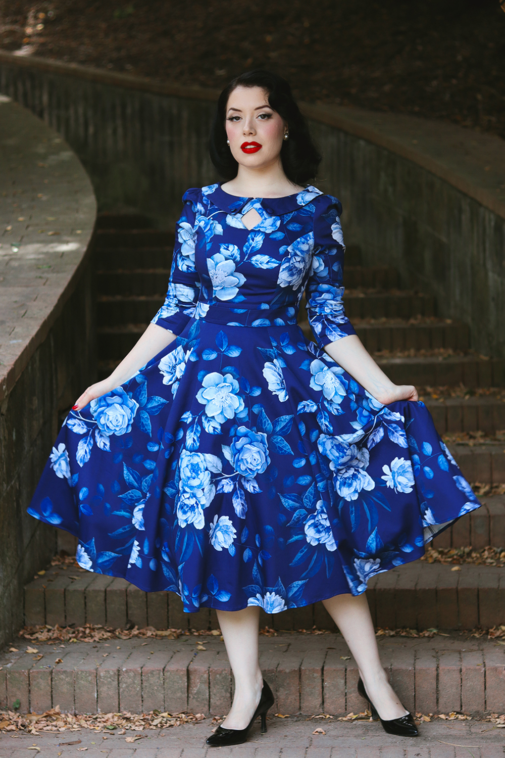 blue flower pattern dress Dafney Floral Swing in Blue Damson Madder Lyra Midi dressses Fitted slip dress silhouette Color:ROYAL/SILVER