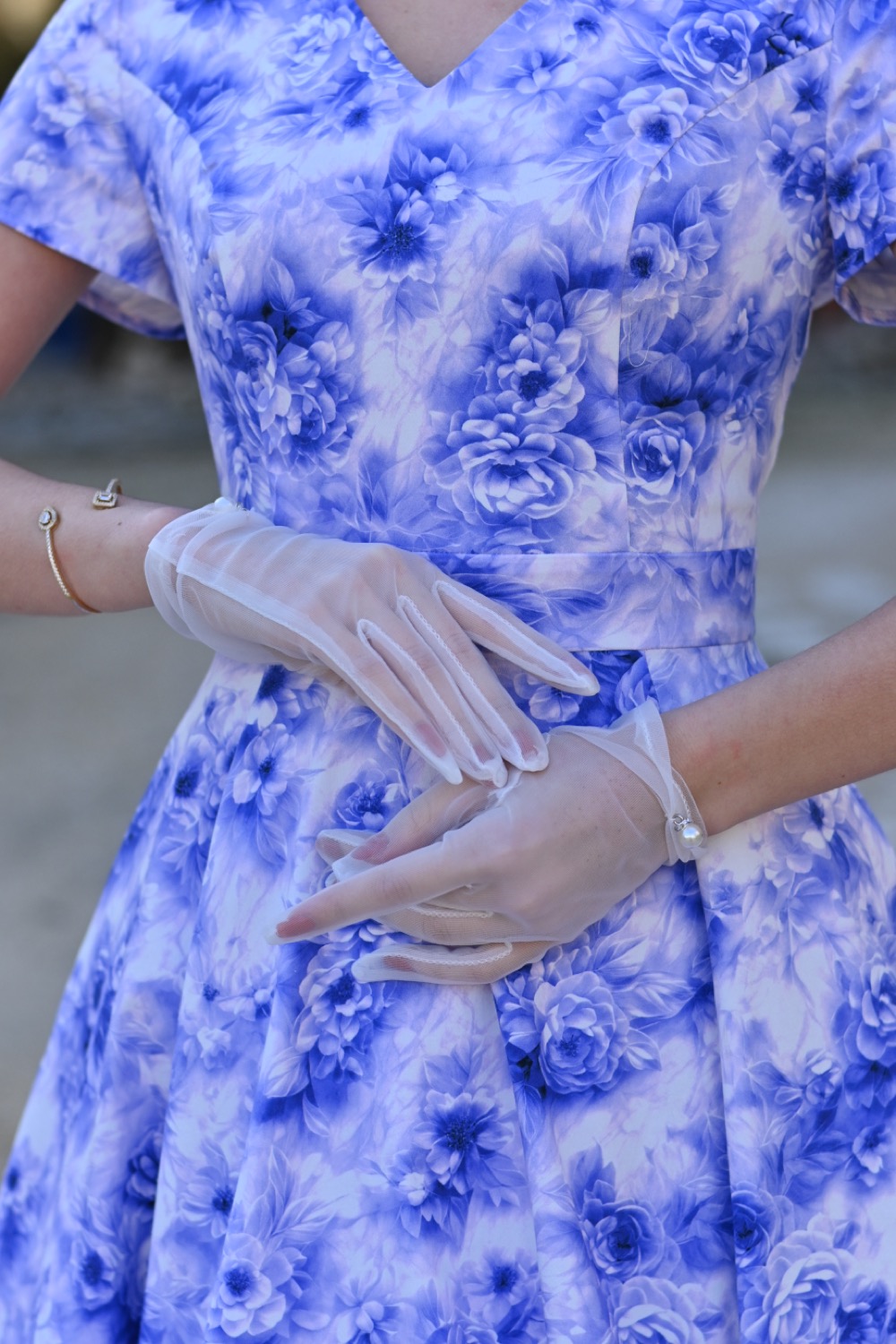 Ivory Sheer Mesh Pearl Detail Gloves