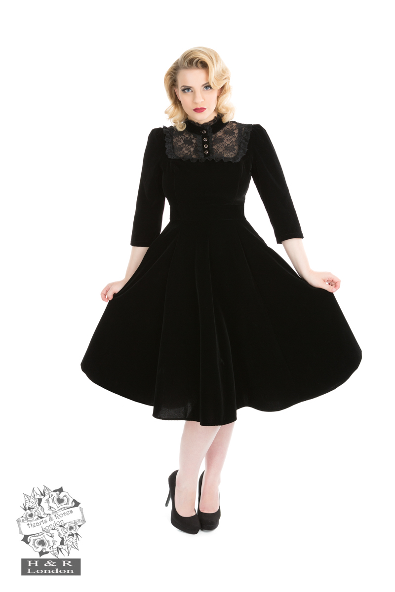 Nightshade Velvet Dress in Black 
